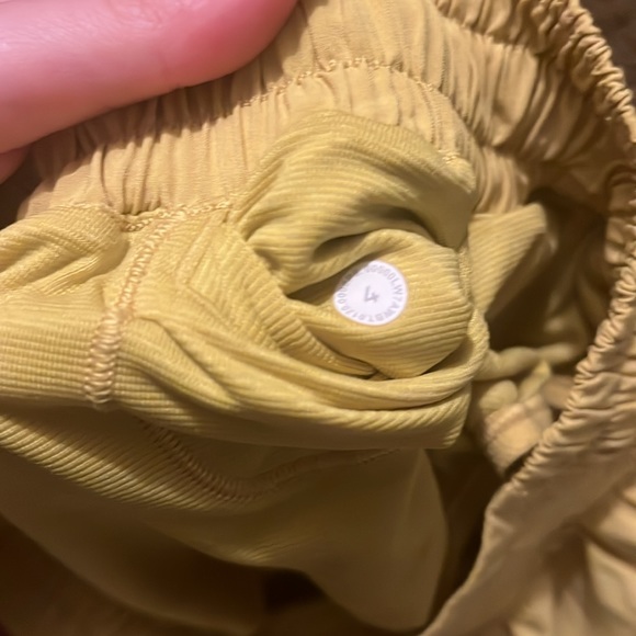 Hotty hot low rise lined shorts 4" - Picture 3 of 3